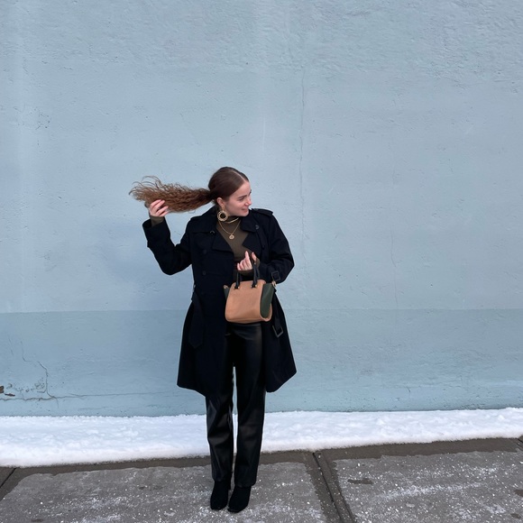 Meet Your Posher, Brittany! - Picture 3 of 5